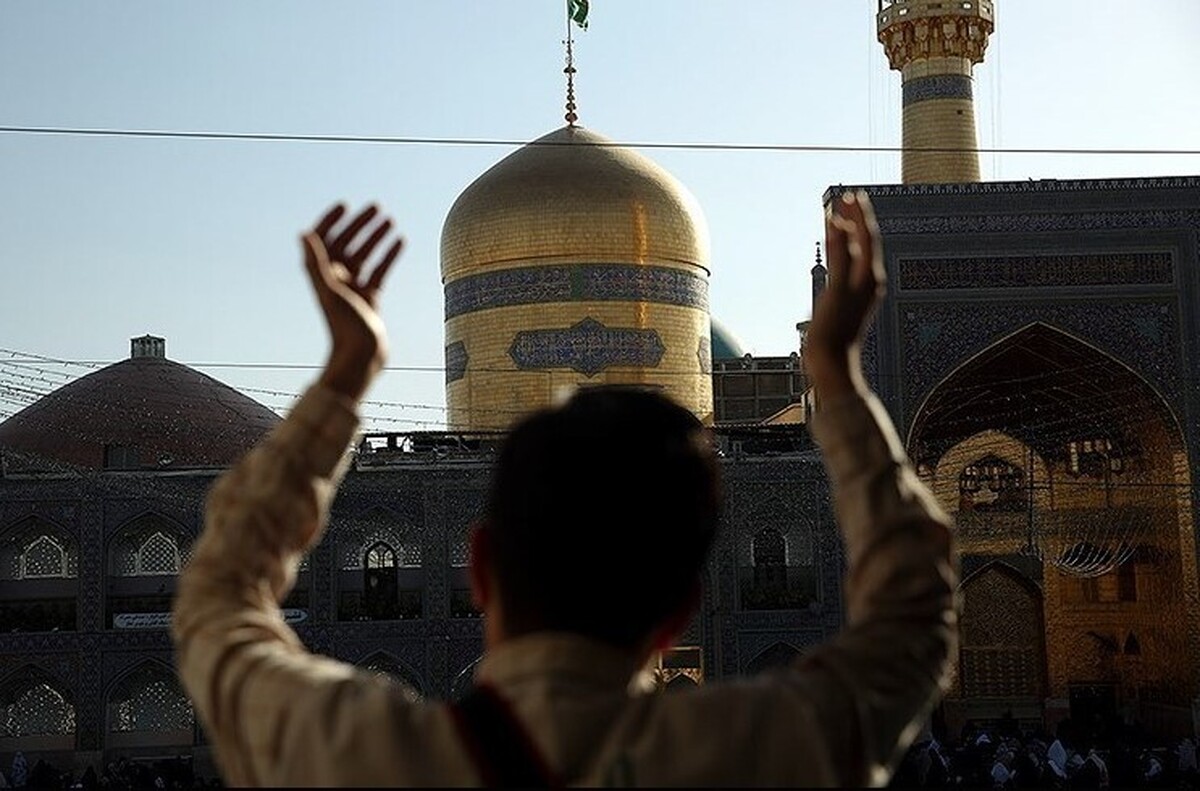 مراسم پرفیض دعای عرفه ویژه زائران غیرایرانی در حرم مطهر رضوی برگزار می‌شود.