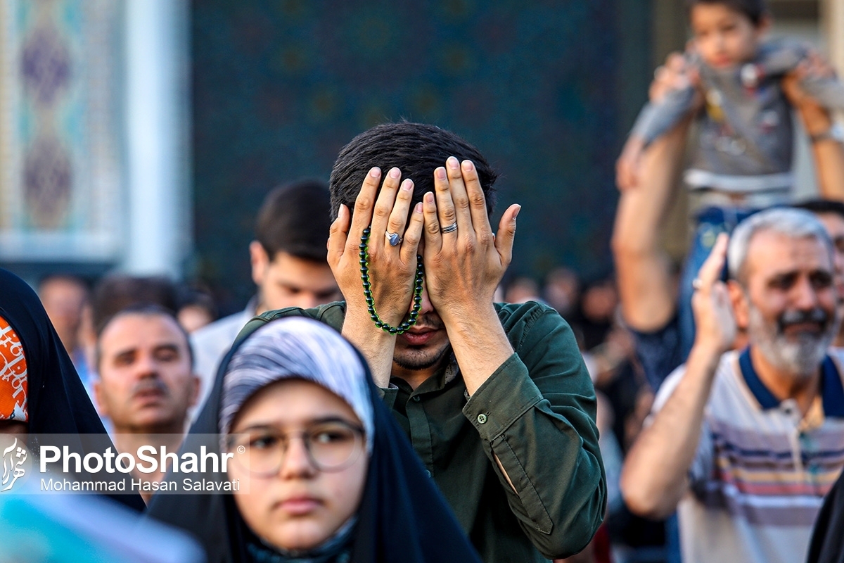 عرفه روز شناخت است، روزی که در بیابان عرفات با کلمات بلند امام حسین علیه السلام و دوربین دعای آن حضرت اوج ضعف بنده و بلندی عظمت پروردگار را به نظاره می‌نشینیم.