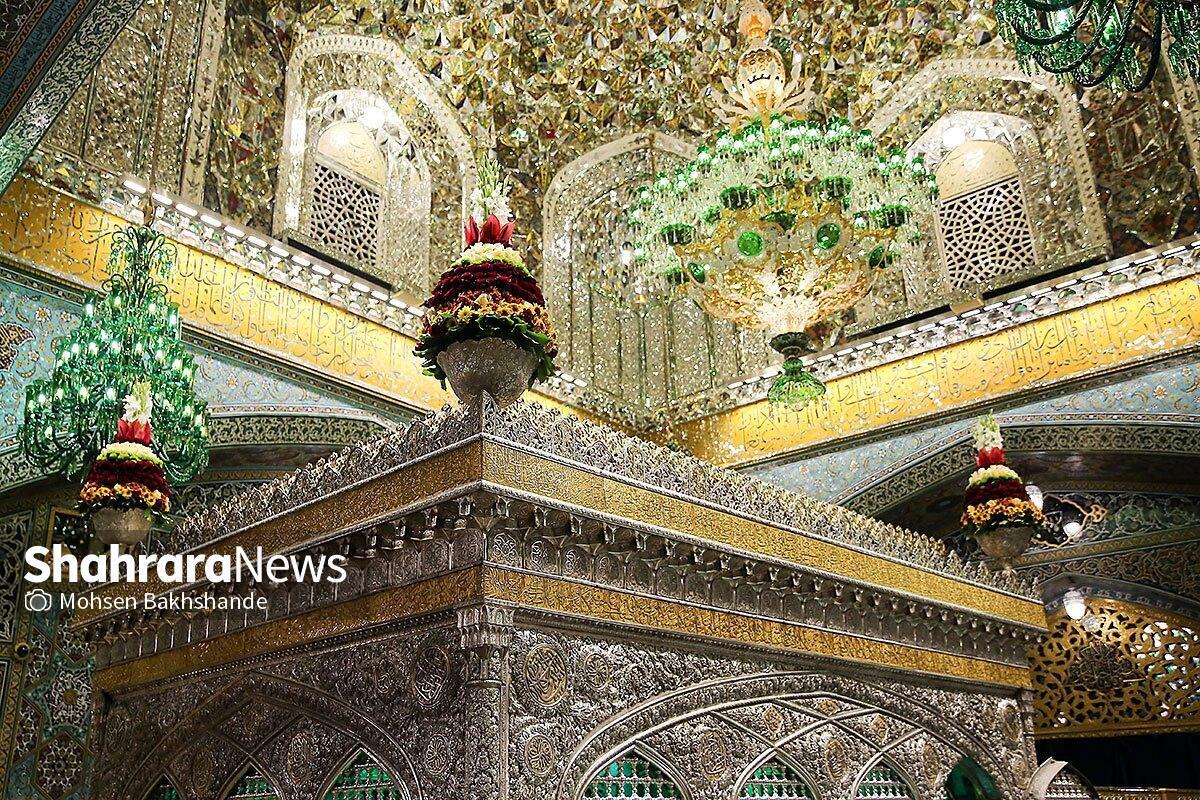 مضجع مطهر حضرت ثامن الحجج علی‌بن‌موسی الرضا علیه‌السلام با حضور تولیت آستان قدس رضوی و جمعی از خانواده معظم شهدای خدمت در فضایی آکنده از معنویت غبارروبی شد.