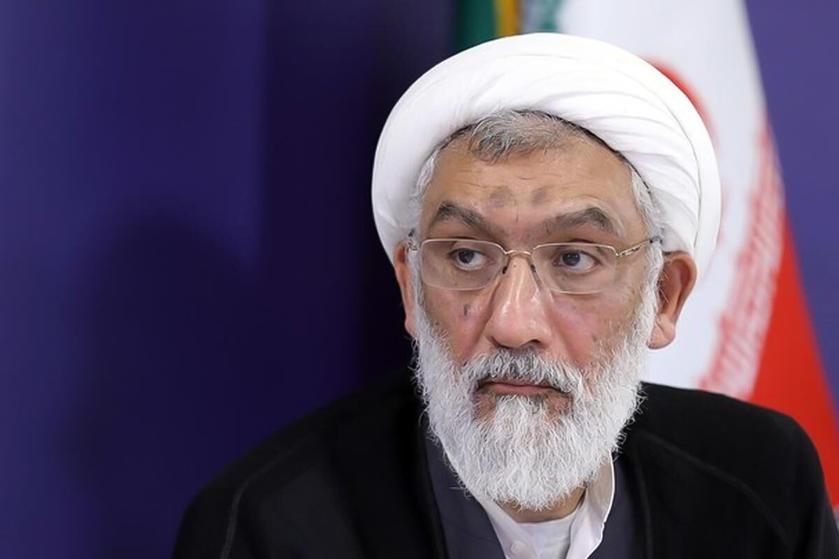نامزد چهاردهمین دوره انتخابات ریاست جمهوری گفت: زن در جامعه ایران نقطه قوت فرهنگ ایران و اسلام است و جهان در تلاطم نافهمی جایگاه انسان است.