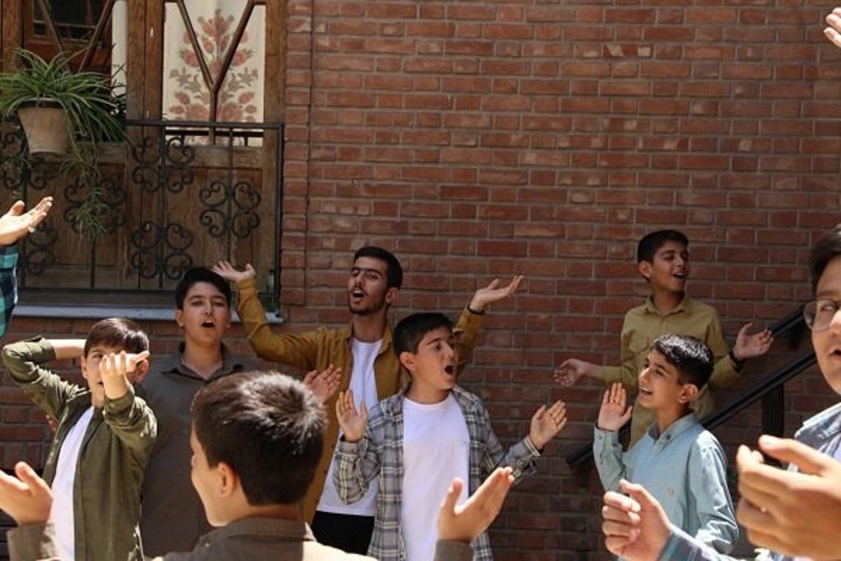 جدیدترین اثر گروه سرود بین‌المللی بصیر با موضوع ولادت امام هادی (ع) منتشر شد.