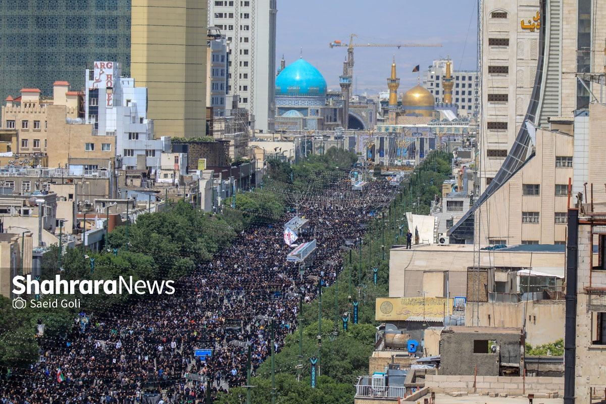 رئیس عقیدتی سیاسی منطقه پدافند هوایی شمال شرق گفت: حضور انبوهی از مردم داغدار در آیین تشییع و خاکسپاری خادم الرضا، نشانه آن است که هرکسی خدمت خالصانه داشته باشد، خداوند به او عزت میدهد