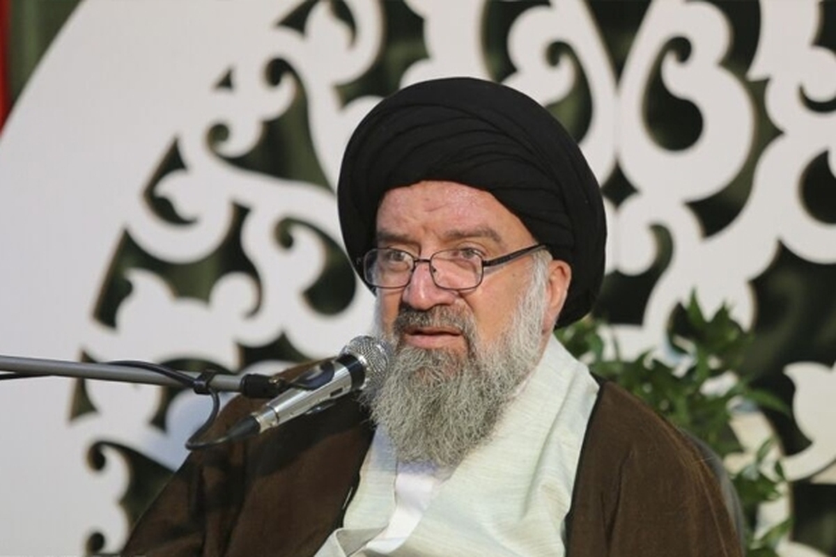 عضو فقهای شورای نگهبان در مراسم بزرگداشت شهید آیت‌الله رئیسی گفت: شهید رئیسی فرزند ایران و شهید امیرعبداللهیان فرزند مقاومت بود و همه ملت ایران در این غم صاحب‌عزا هستند.
