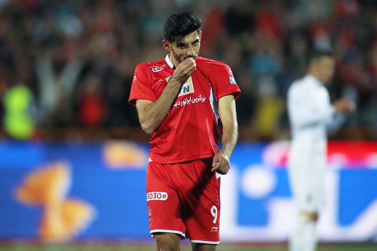 شانس رفتن ستاره پرسپولیس به تراکتور کم شد.