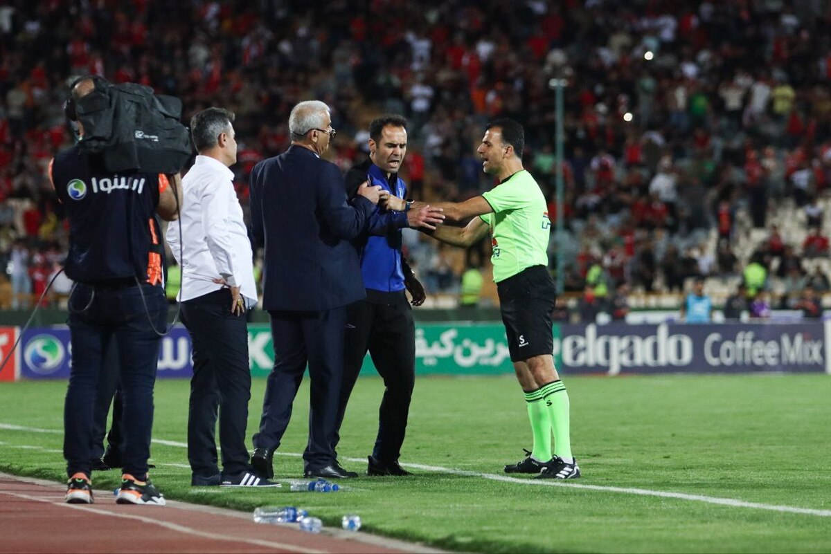 مسئولان باشگاه استقلال خوزستان به دنبال شکایت بین المللی از داور بازی با پرسپولیس است.
