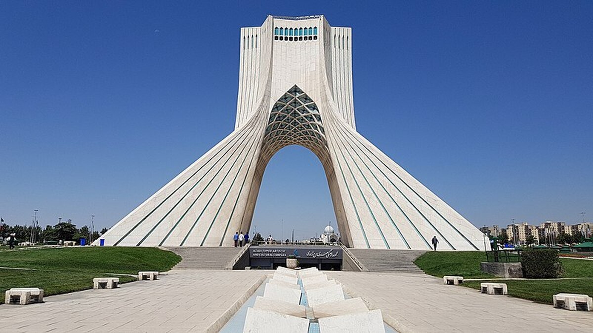 ویدئویی از برج آزادی، تلفیق هنر و تاریخ در دل تهران مدرن را مشاهده می‌کنید.