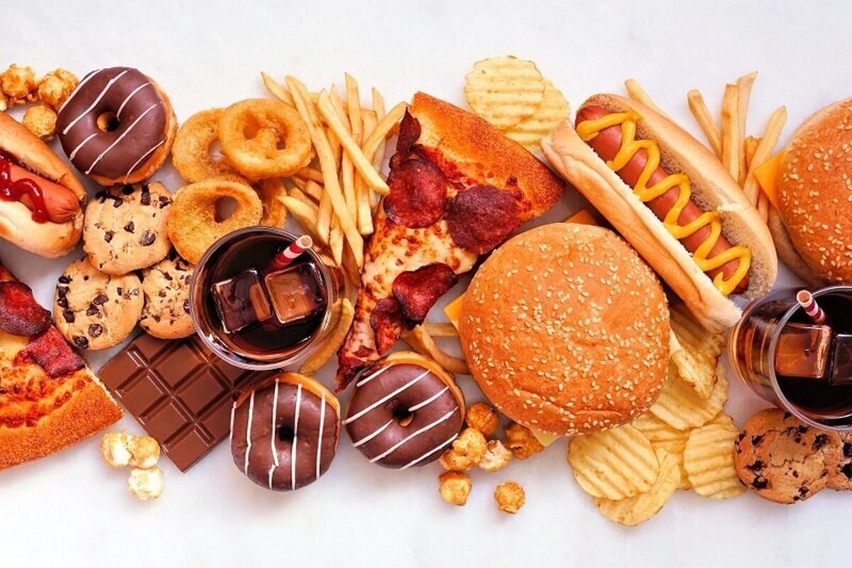 بر اساس نتایج یک مطالعه، چیپس و بیسکویت مغز شما را پیر می‌کنند و خطر سکته قلبی و مغزی یا زوال عقل را افزایش می‌دهند.