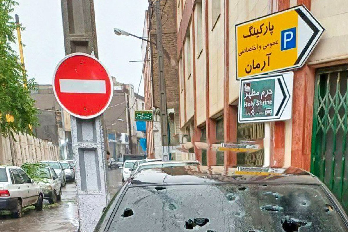 مردم می‌گویند آسیب ناشی از بارش تگرگ به خودروهایشان بیشتر از مبلغی است که بیمه به آنها پرداخت می‌کند.