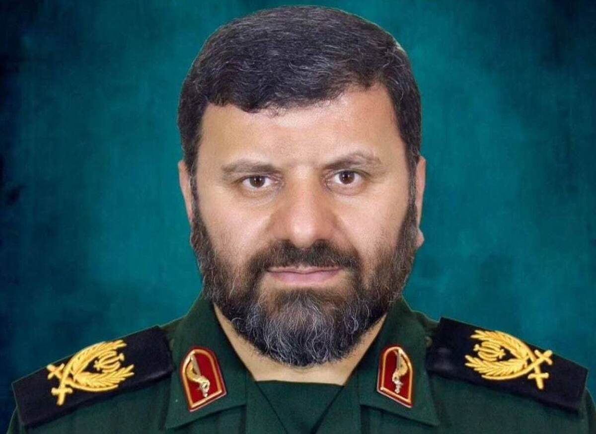 درباره سردار سیدمهدی موسوی، فرمانده یگان حفاظت رئیس جمهور که در سانحه سقوط بالگرد به شهادت رسید.
