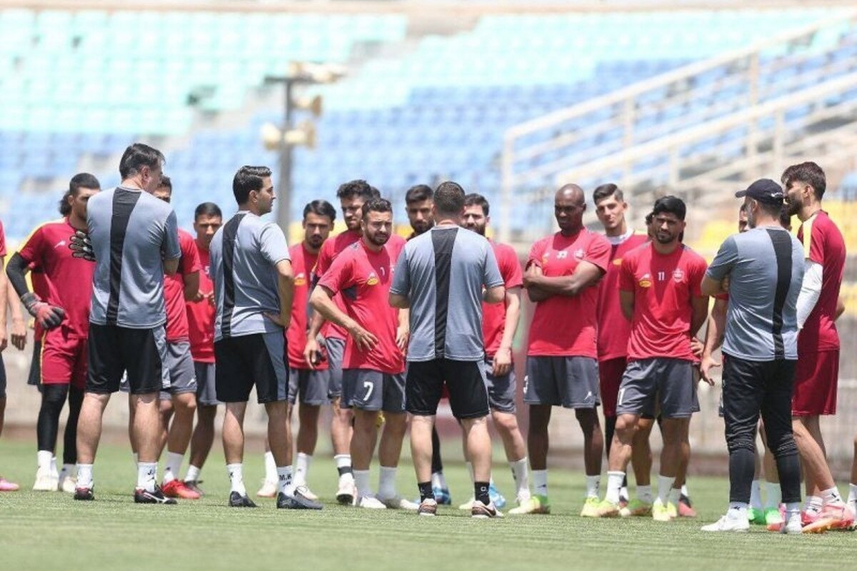 بازیکنان پرسپولیس زیر بار تمدید با این باشگاه نمی‌روند.