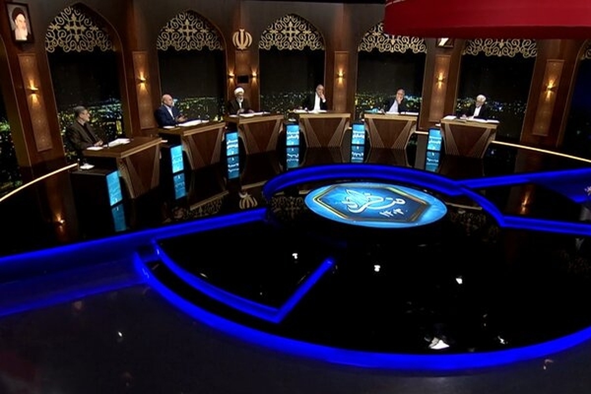 سومین مناظره نامزدهای انتخابات ریاست جمهوری با عنوان «انسجام اجتماعی با حکمرانی فرهنگی» در محل مناظرات در رسانه ملی آغاز شد.