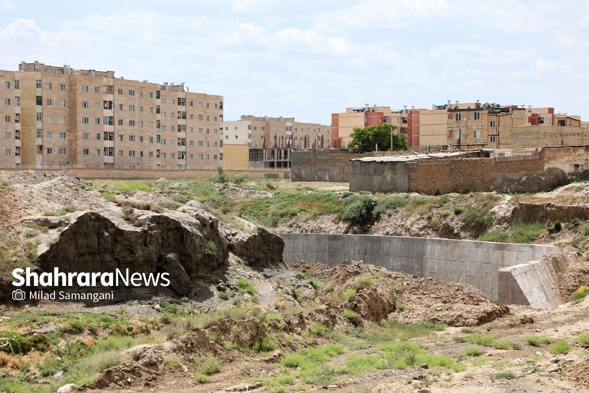 مطالبه شهروندان برای دیواره‌سازی حاشیه کانال آب سیس‌آباد مشهد