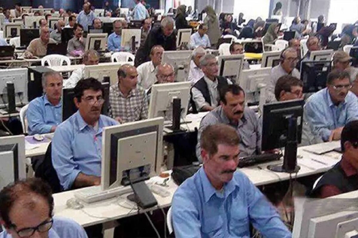 اعضای گروهک تروریستی منافقین، این روزها با تشکیل گروه‌ها و کانال‌های مجازی سعی در نفاق و تفرقه‌افکنی میان اقشار مختلف جامعه دارند؛ این ویدئو پشت پرده برخی از این صفحات مجازی را افشا می‌کند.