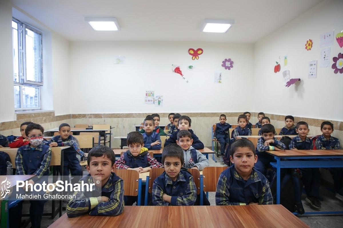 رئیس سازمان مدارس غیردولتی گفت: سقف و کف شهریه تمام مدارس مشخص بوده و میانگین شهریه مدارس غیر دولتی از ۱۰ میلیون تا ۸۰ میلیون تومان است، البته برخی مدارس شهریه ۸۰ تا ۹۵ میلیون تومانی را درخواست داده‌اند که هنوز به توافق نرسیدیم و ۷۵ درصد مدارس شهریه ۱۰ تا ۳۰ میلیون تومانی دارند.