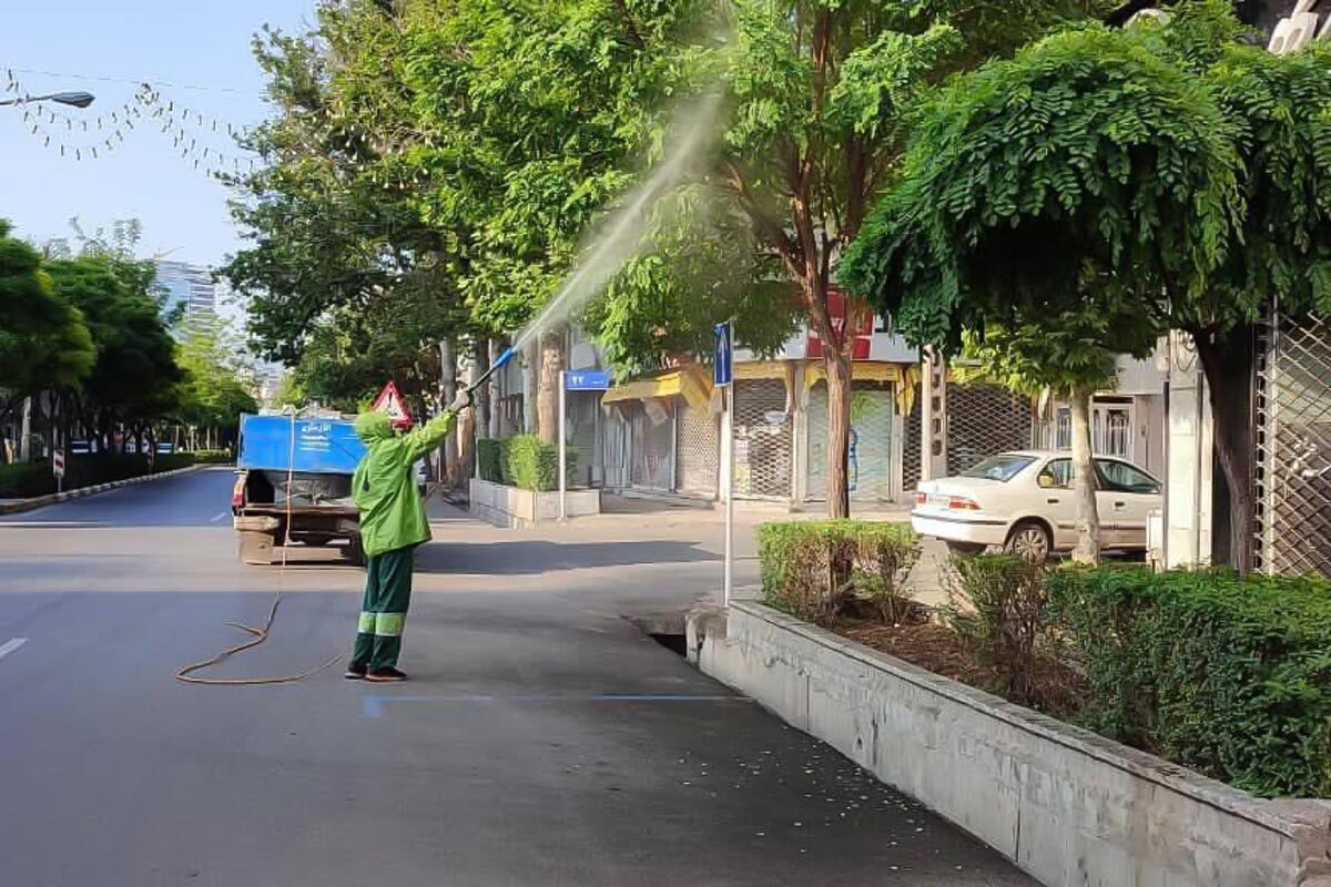 معاون مهندسی آب سازمان پارک‌ها و فضای سبز شهرداری مشهد گفت: با توجه به لزوم افزایش بهره‌برداری از ظرفیت تصفیه‌خانه‌های مشهد به جهت تأمین آب موردنیاز فضای سبز، عملیات نصب دو عدد علمی به‌منظور تأمین حدود ۱۰۰ لیتربرثانیه آب موردنیاز فضای سبز مناطق غربی مشهد به صورت تانکری انجام شد.