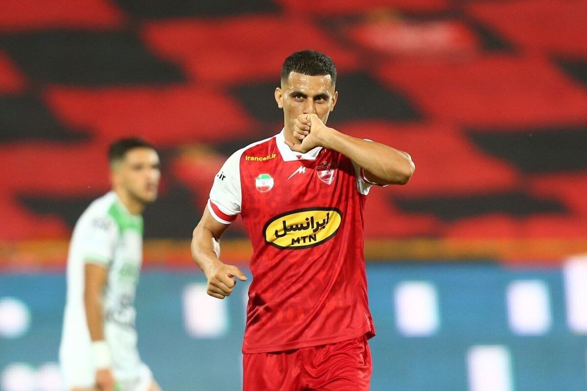 باشگاه پرسپولیس مذاکراتش را با علی نعمتی برای تمدید قرارداد آغاز کرد.