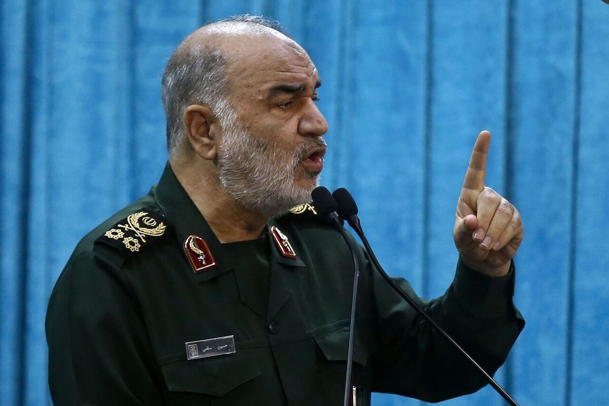 فرمانده کل سپاه در مراسم اربعین شهدای خدمت گفت:‌ای ملت عزیز ایران به عنوان یک سرباز و خاک پای همه شما، هرکسی صدای مرا می‌شنود، به این نکته توجه کند که دشمن به طمع افتاده است. ما در معرض یک قضاوت جهانی هستیم. پای صندوق‌ها بشتابید. این جهاد امروز ماست. نباید دشمن شاد شویم.