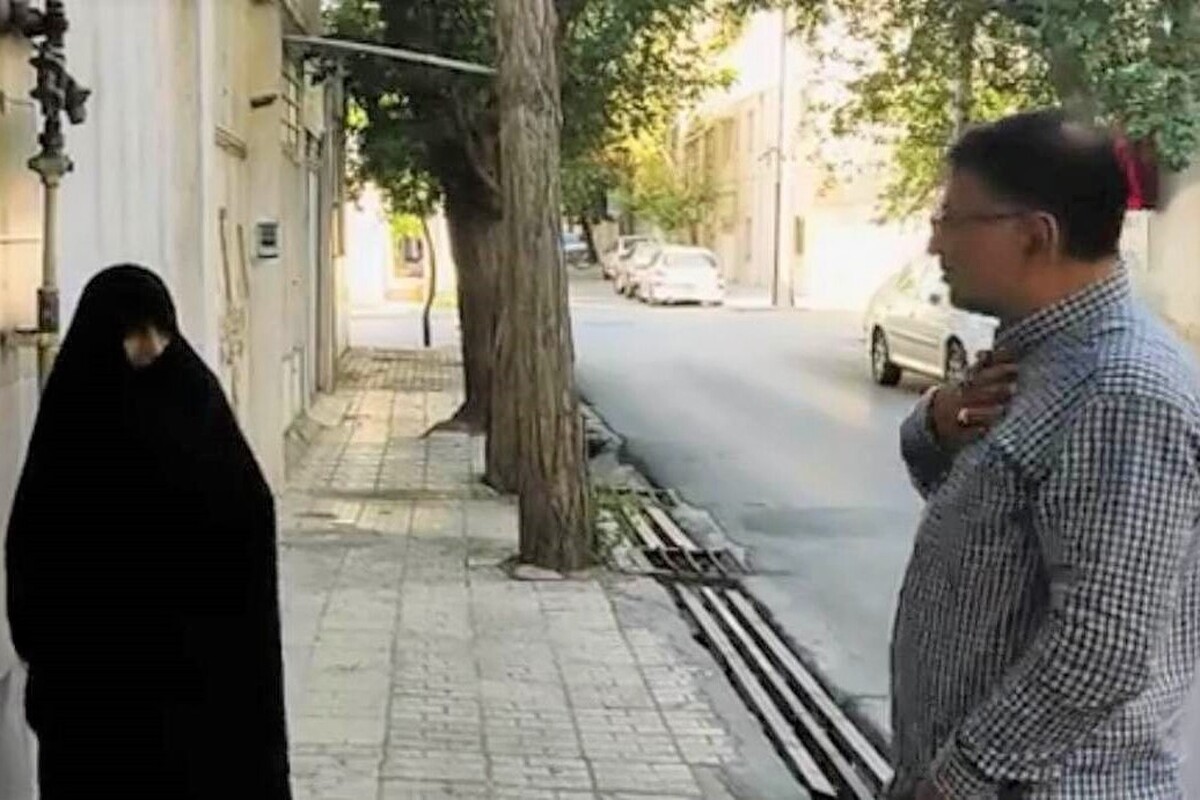 وانگهی دریا، روایتی از شهروندان مشهدی است که سالمندان و بیماران را با خودروهای شخصی به شعب اخذ رأی می‌رساندند.