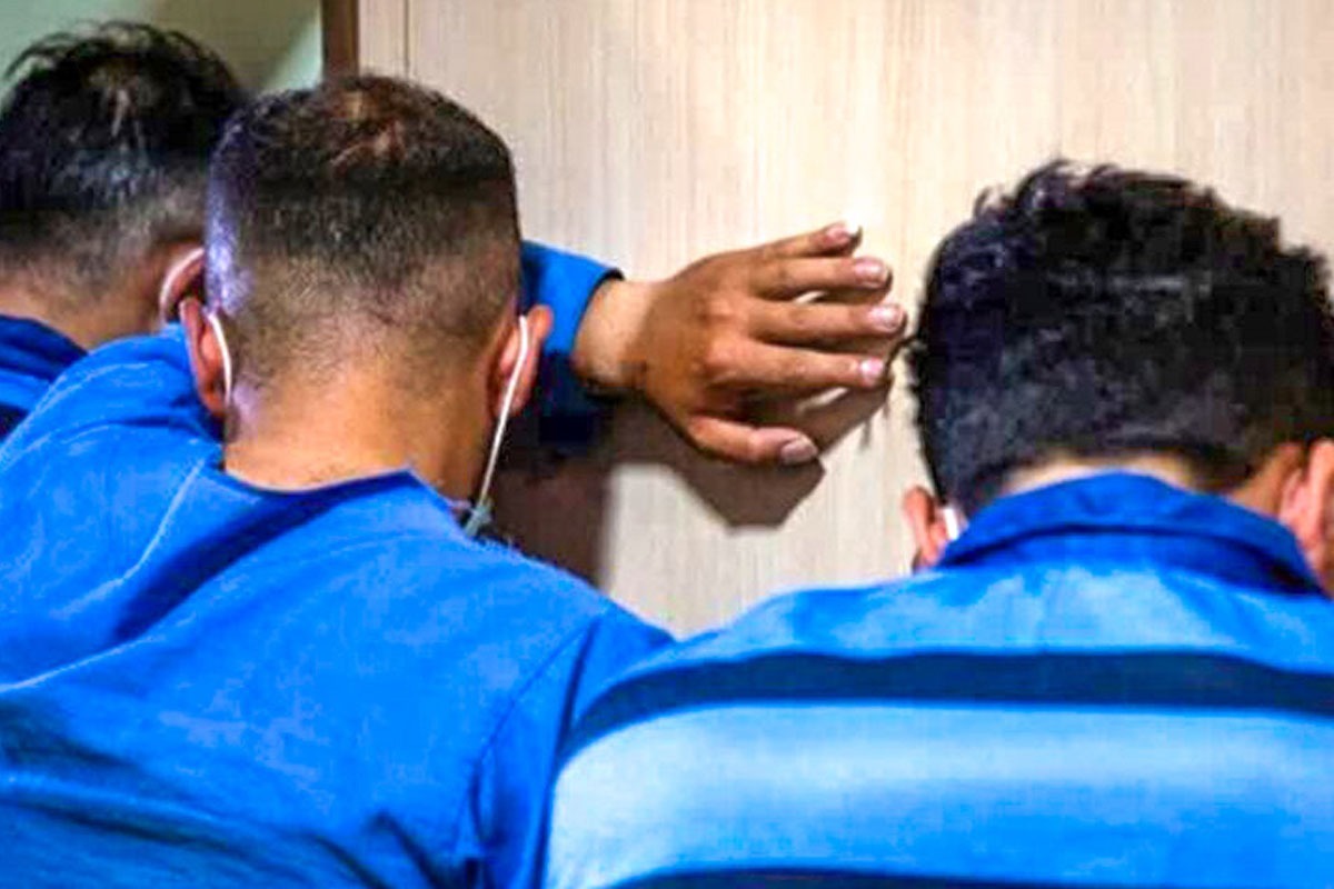 مرد جوان تمام اندوخته‌اش را به میدان آورده بود و با قرض گرفتن از اطرافیانش کلی ذوق و شوق داشت که می‌خواهد یک پراید بخرد. جوانی دیگر با سرمایه‌اش کسب و کاری راه انداخته و اشتغال‌زایی کرده و تعدادی کارگر به کار گرفته بود. اما این دو جوان را چند جوان شیاد به زمین زدند و سرمایه‌شان را به یغما بردند.
