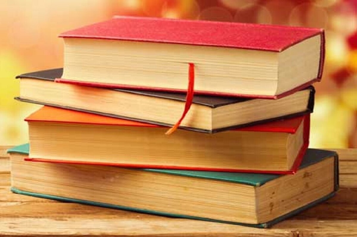 در کنار همه عواملی که سبب نادیده‌گرفته‌شدن آثار داخلی در مزنه ادبیات شده‌اند، ژست روشن‌فکری نیز واگیر پیدا کرده است.