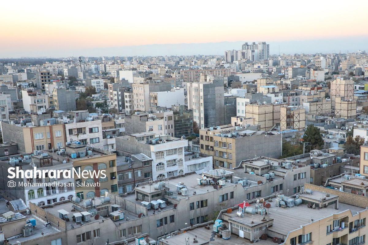 رئیس اتحادیه صنف مشاورین املاک در مشهد گفت: ثبات قیمت و رکود در بازار حداقل تا پایان سال به همین وضع ادامه دارد، مگر اینکه سیاست‌گذاری برای تغییر برخی بازار‌های موازی مانند ارز، سکه و طلا اتفاق بیفتد و حجم نقدینگی نیز بر بازار تاثیر می‌گذارد.