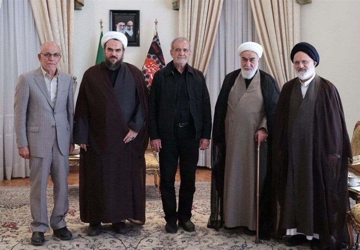 حجج اسلام محمدی‌گلپایگانی و حجازی با رئیس جمهور منتخب دیدار کردند.