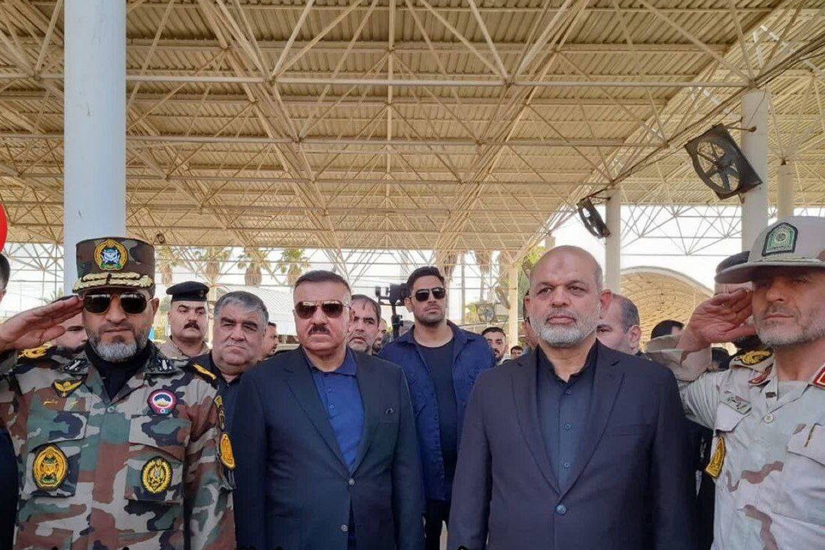 وزیر کشور با اشاره به هماهنگی طرفین ایرانی و عراقی برای تسهیل در ورود و خروج زائران اربعین، گفت: بستر‌های لازم از طریق ارتباطات الکترونیکی برای افزایش سرعت در ارائه خدمات گذرنامه‌ای در مرز‌های اربعینی کشور فراهم شده است.