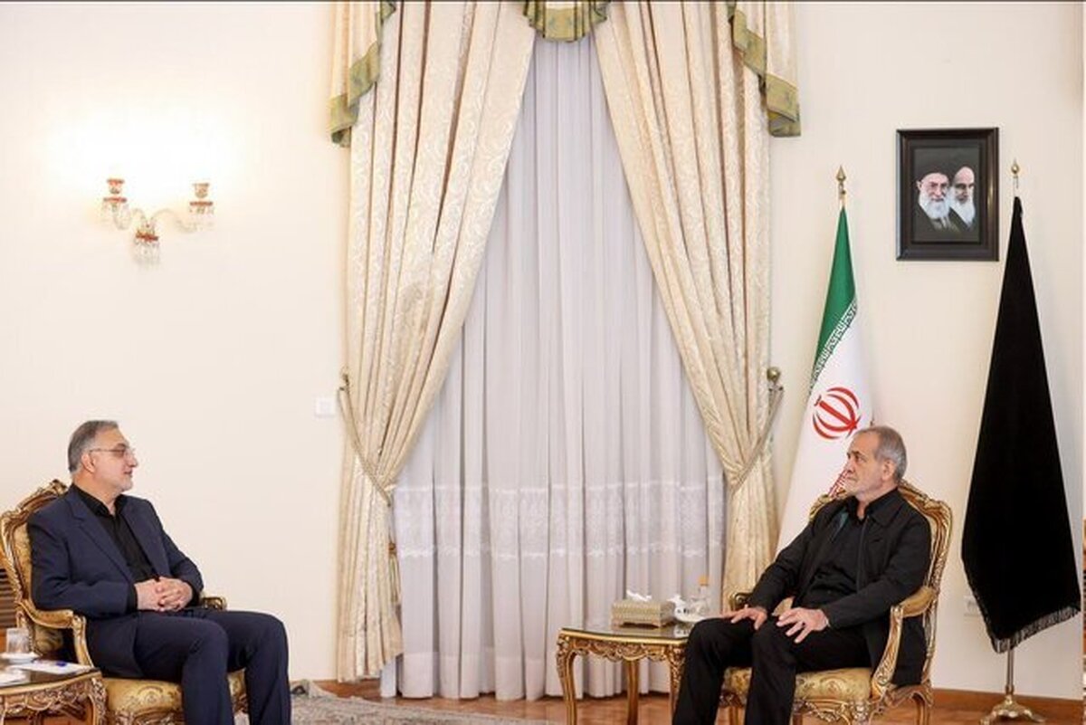 شهردار تهران با حضور در دفتر رئیس‌جمهور منتخب با مسعود پزشکیان دیدار و گفتگو کرد.