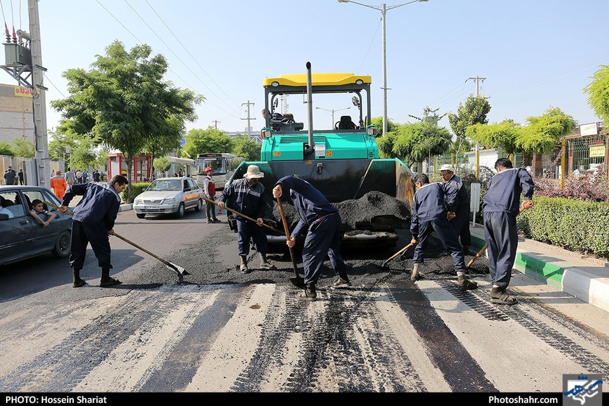 رئیس شورای اسلامی شهرستان مشهد گفت: از ابتدای امسال تاکنون بیش از ۷۰۰ هزار مترمربع آسفالت در معابر مختلف سطح شهر اجرا شده که با توجه به هدف‌گذاری ۴ میلیون مترمربعی، نشان می‌دهد حدود یک‌پنجم آن فقط در سه ماهه نخست امسال به مرحله اجرا رسیده است.