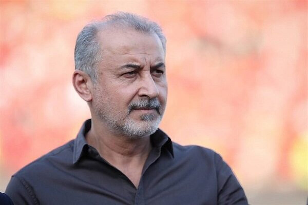 هواداران پرسپولیس مدیرعامل خود را عامل عملکرد ضعیف تیمشان در فصل نقل و انتقالات تابستانی می‌دانند و خواهان اخراج رضا درویش شده‌اند.
