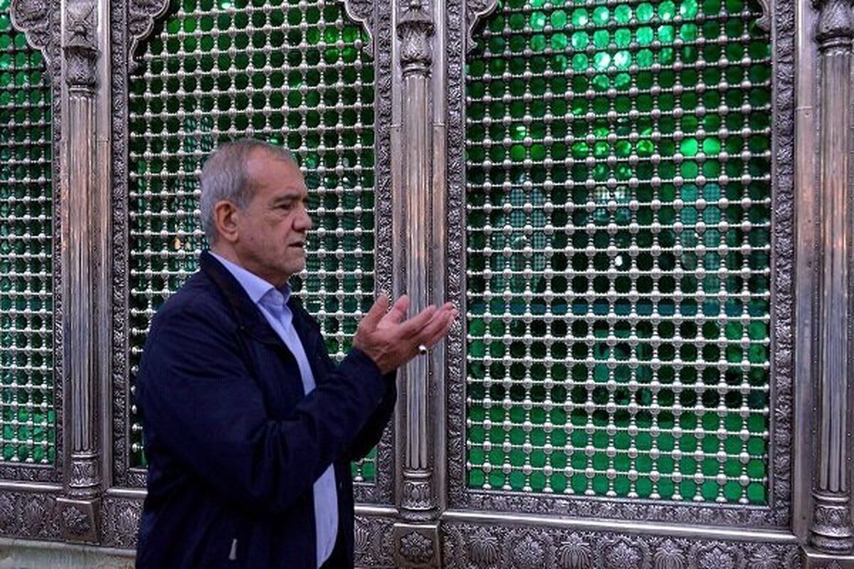 مراسم عزاداری شب عاشورای حرم امام خمینی فردا شب بعد از نماز مغرب و عشا با قرائت قرآن و مداحی و سخنرانی رئیس جمهور منتخب برگزار می‌شود.