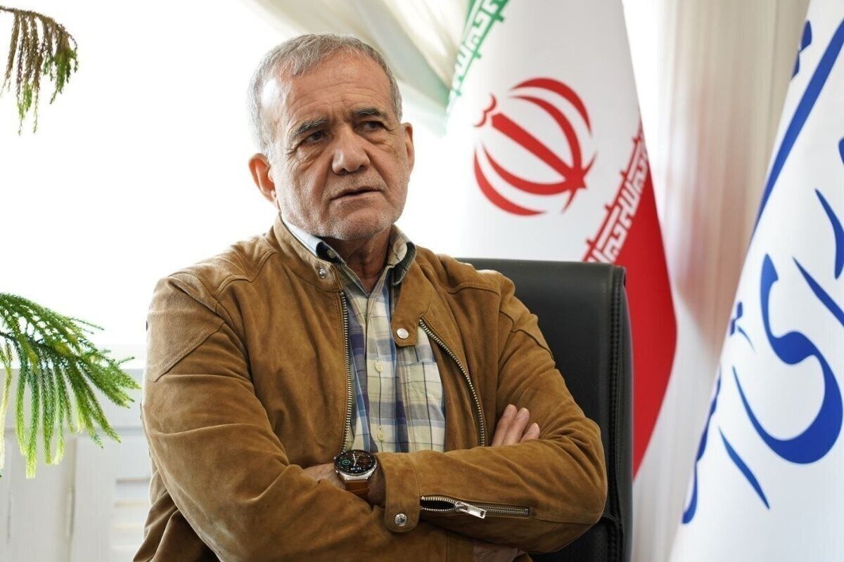 جمعی از اعضای جامعه کارگری و اعضای کانون‌های بازنشستگی در نشستی با حضور رئیس جمهور منتخب به طرح مطالبات و دغدغه‌های خود پرداختند.