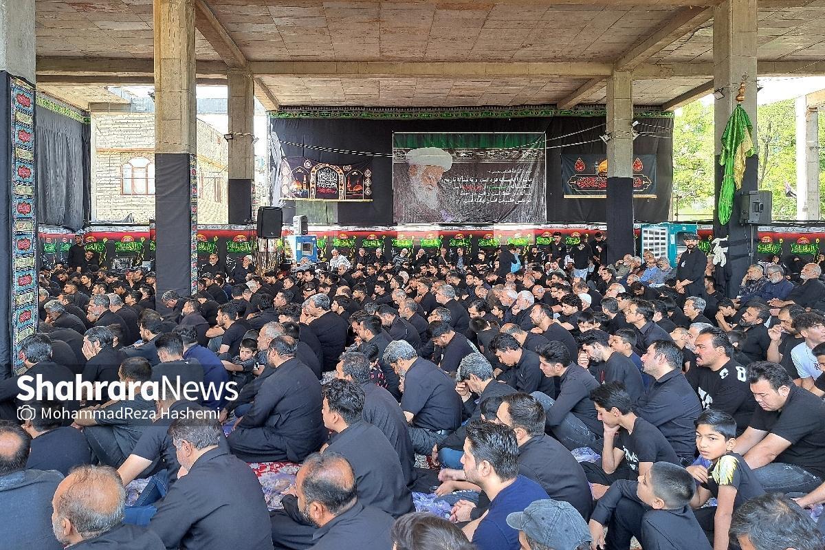 مهاجران افغانستانی از همان روز‌های اول حضورشان در مشهد آداب و رسوم خود را به‌خصوص در عزاداری برای شهدای کربلا با خود به کوچه پس کوچه‌های مشهد آوردند، در این گزارش به پیشینه عزارداری شیعیان قندهاری در مشهد نگاه کرده‌ایم.
