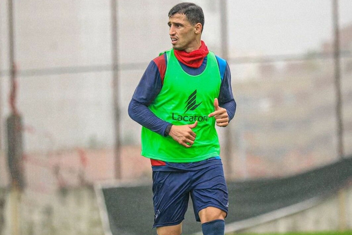 مهاجم لژیونر فوتبال ایران با پرسپولیس برای فصل بعد توافق کرد.