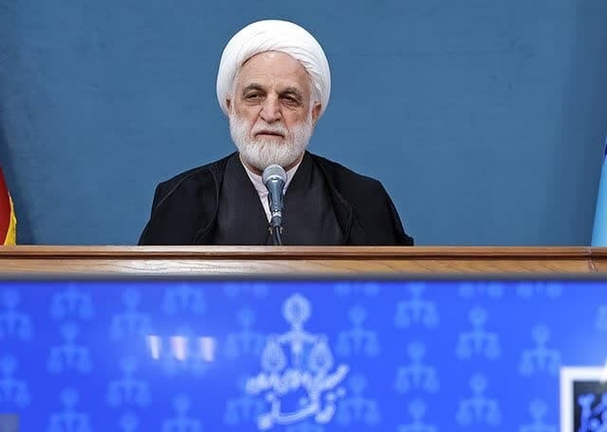 رئیس قوه‌قضائیه گفت: باید تمام همت و تمرکز ما معطوف به رفع ظلم و استیفای حق و بی‌طرفی در رسیدگی‌ها باشد؛ ما موظفیم به تظلم‌خواهی همه افراد ولو آنکه آن فرد دشمن ما باشد نیز مطابق با شرع و قانون رسیدگی کنیم.