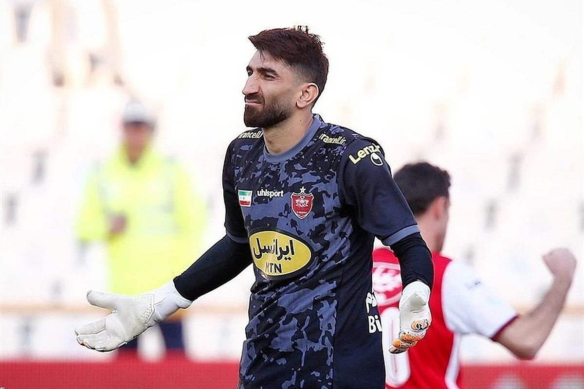 گلر ملی پوش پرسپولیس با تراکتور به توافق رسید.