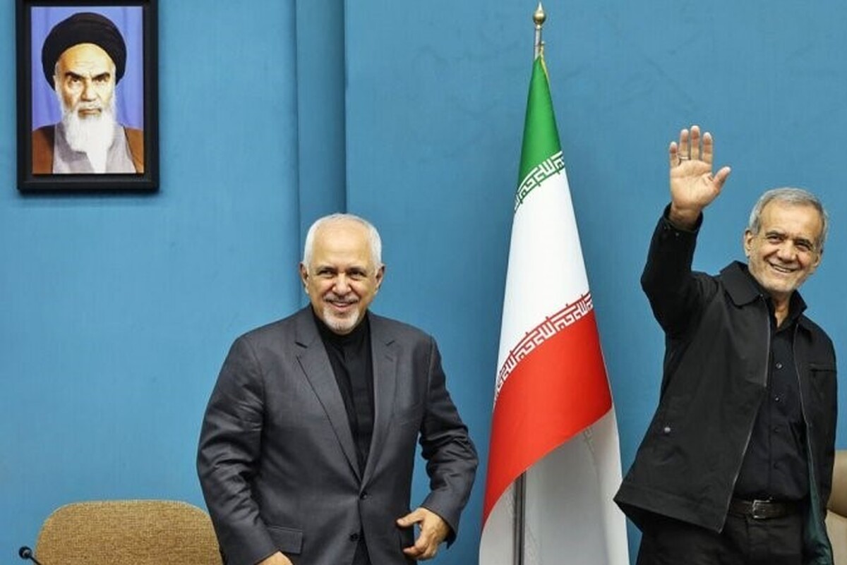 محمدجوادظریف، رییس شورای راهبری دوره انتقال دولت چهاردهم گفت: لیست‌های منتشرشده در فضای مجازی درباره نامزدهای برگزیده کمیته‌ها، همگی کذب است. کمیته‌ها تا پایان روز سه‌شنبه ( ۲ مرداد ) باید لیست‌های نهایی را اعلام کنند.