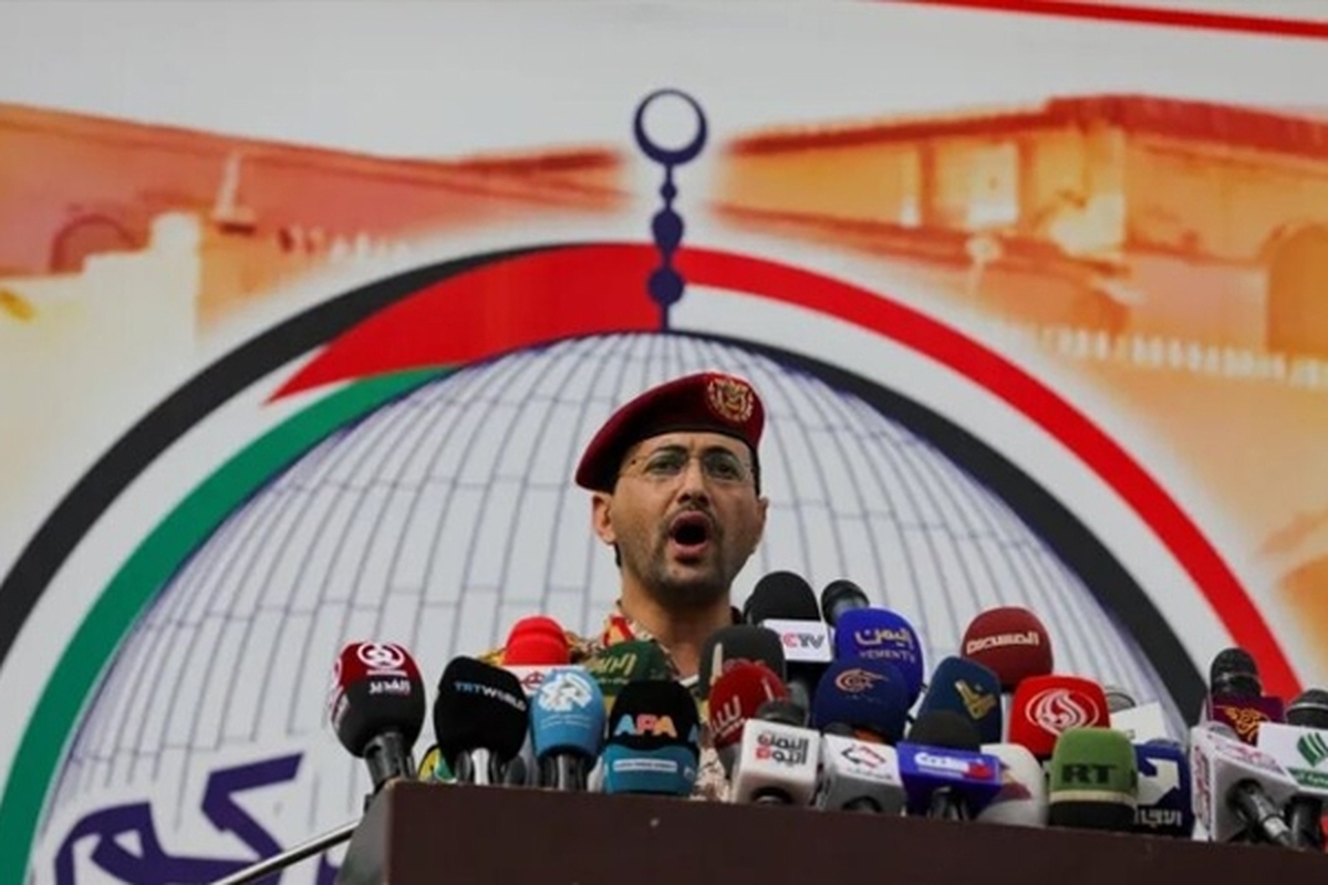 سخنگوی ارتش یمن از هدف قرار دادن ۲ کشتی در دریای سرخ و اقیانوس هند با موشک کروز و قایق انتحاری خبر داد.