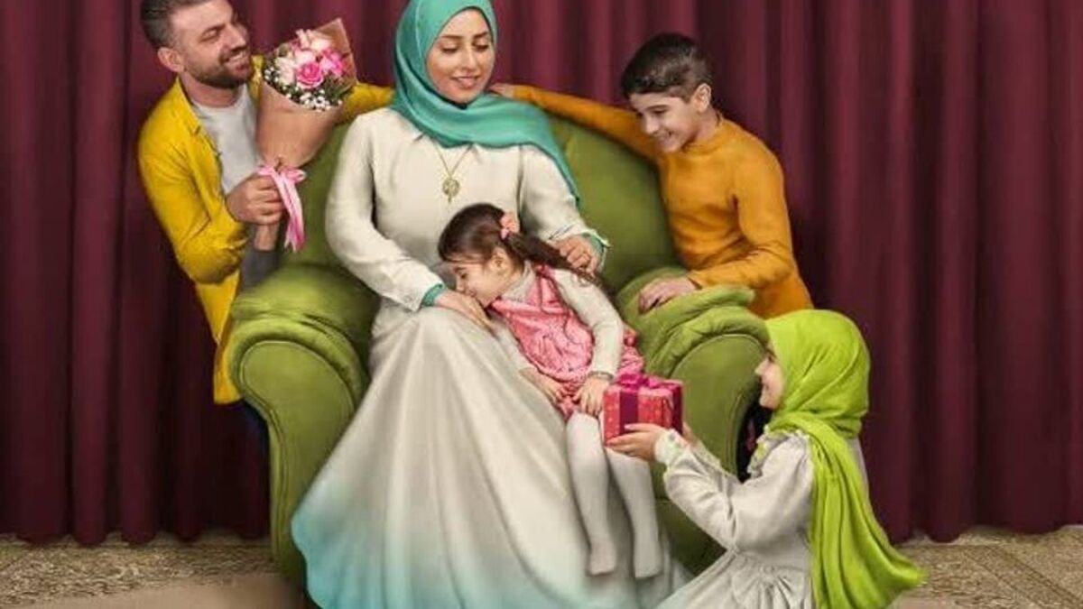 اگر آمار مشارکت امروز در انتخابات کم باشد خیلی از دشمنان به دخالت در امور کشور طمع خواهند کرد  و جمهوریت میهن مان در دنیا زیر سوال می‌رود.حکومتی با پشتوانه قوی مردمی، استقلال و امنیت ارزشمندی دارد که زمینه ساز رشد و تعالی اش می‌شود. ما مادرها این روزها حال میهن را بیشتر درک می کنیم...