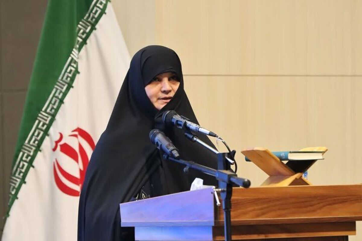 مدیرمرکز امور بانوان و خانواده بنیاد کرامت رضوی گفت: امروز اگر زن ایرانی مسلمان می‌خواهد در تدبیر و سرنوشت کشورش که خانه اوست دخیل باشد و آینده‌ای بهتر از قبل برای فرزندانش رقم بزند باید بیش از پیش در وسط میدان اجتماعی جامعه نقش آفرینی کند.  