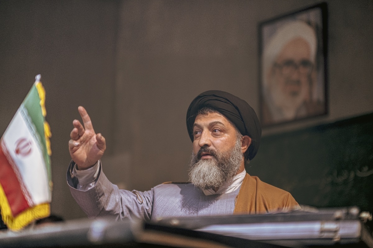 در سالروز هفتم تیرماه، فیلم سینمایی «ضد» به کارگردانی امیرعباس ربیعی در شبکه نمایش خانگی توزیع می شود.