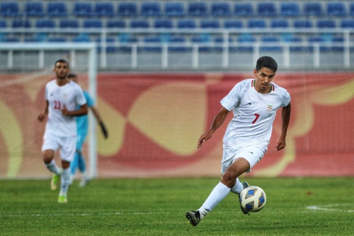 هافبک جوان و تکنیکی ذوب آهن در آستانه پیوستن به پرسپولیس قرار دارد.