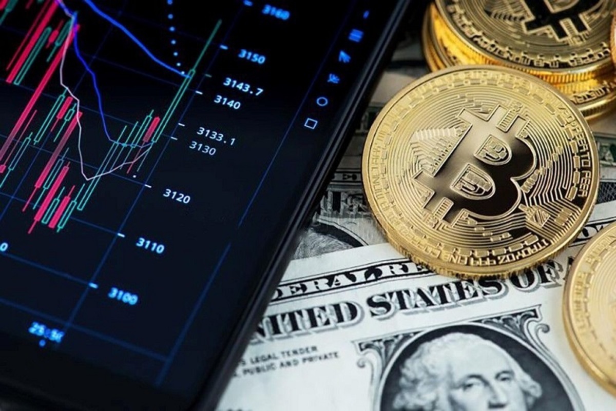 قیمت بیت‌کوین به زیر ۶۲ هزار دلار رسیده و مسیر نزولی قابل‌توجهی در نمودار آن پدیدار شده است که به کاهش احتمالی بیشتر اشاره دارد، مگر اینکه بیت‌کوین بتواند مقاومت ۶۲ هزار دلاری را بشکند.