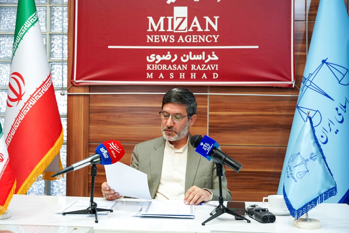 «دادگاه صلح»، شاید هنوز این اسم برایتان آشنا نباشد؛ اما براساس قانون باید دادگاه‌های صلح تا آذر‌ماه امسال در همه استان‌های کشور تشکیل شود. حال طبق گفته رئیس محاکم عمومی و انقلاب مشهد «دادگاه‌های صلح پس از تعیین ساز‌و‌کار‌ها طی دو تا سه ماه آینده در خراسان‌رضوی نیز اجرایی خواهد شد.»