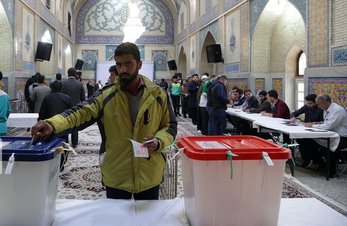 همزمان با برگزاری چهاردهمین انتخابات ریاست جمهوری، ۲۸ صندوق رأی در نقاط مختلف حرم مطهر امام رضا (ع)، مستقر می‌شود.