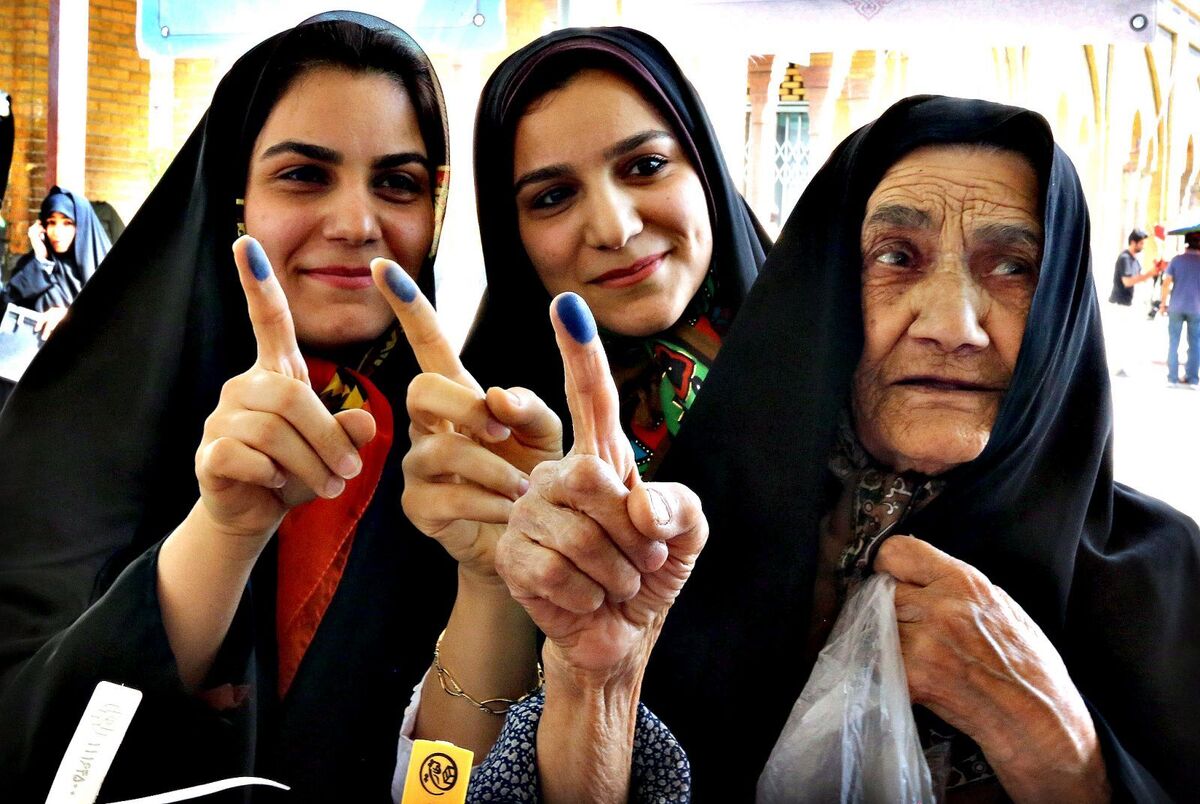 زنان به عنوان نیمی از جامعه نیاز‌های متعددی را در عرصه‌های سیاسی، اجتماعی، اقتصادی و فرهنگی دارند که با وجود یگانگی ظاهری این نیاز‌ها در جوامع مختلف، تفاوت‌های محتوایی آن در جامعه ایرانی مشهود است به طوری که برای حل مسائل حوزه زنان نیازمند نگاهی متفاوت و مسیر نو هستیم.