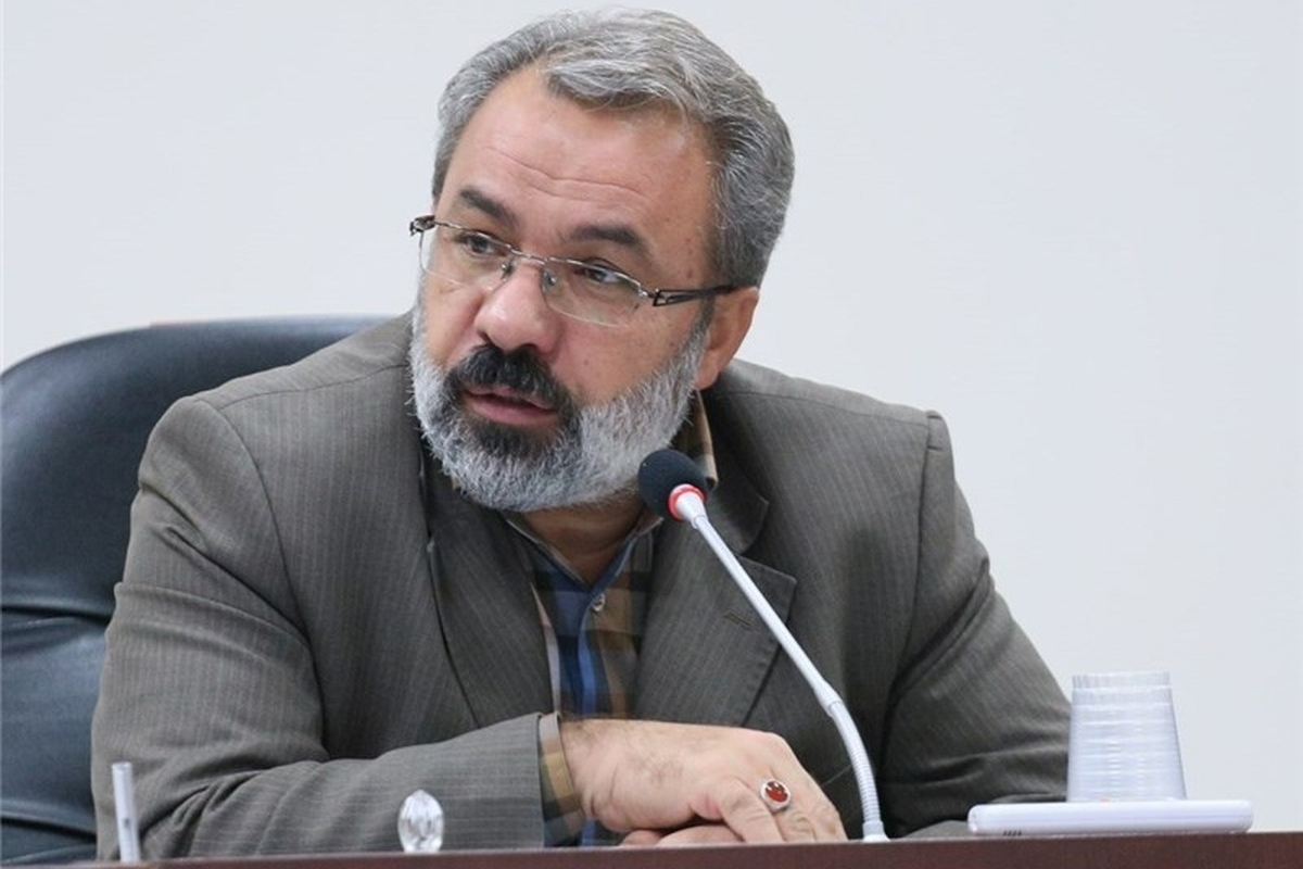 نماینده مشهد در مجلس شورای اسلامی گفت: چشم‌انداز خوبی از اجماع کاندیدا‌های جبهه انقلاب وجود ندارد و آقای قالیباف که رای کمتری نسبت به سعید جلیلی دارد، تصمیمی برای کناره‌گیری ندارد.