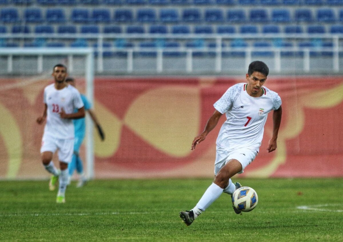 باشگاه پرسپولیس برنامه‌ای برای جذب اسلامی ندارد.