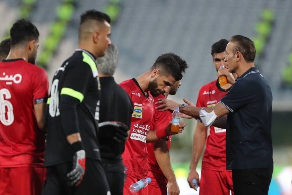 سرمربی تیم فوتبال فولاد، به دنبال جذب گلر پرسپولیسی است.