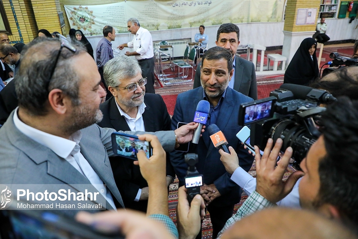 فرماندار مشهد گفت: براساس پایش انجام‌شده، مشارکت مردم در انتخابات نسبت به گذشته ٢٠ درصد افزایش داشته که نشان از مشارکت بالای مردم دارد.